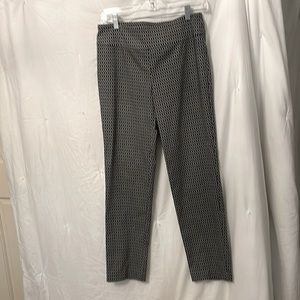 Like New - Pull on Pure Amici black patterned ankle pants.